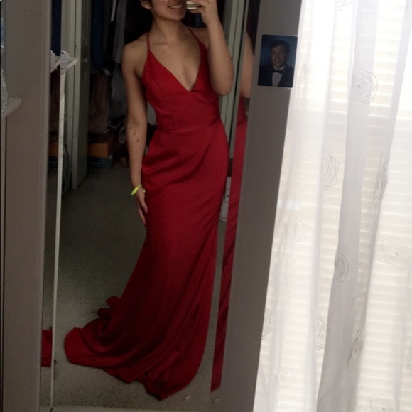 Red, slim event dress - Picture 5 of 5